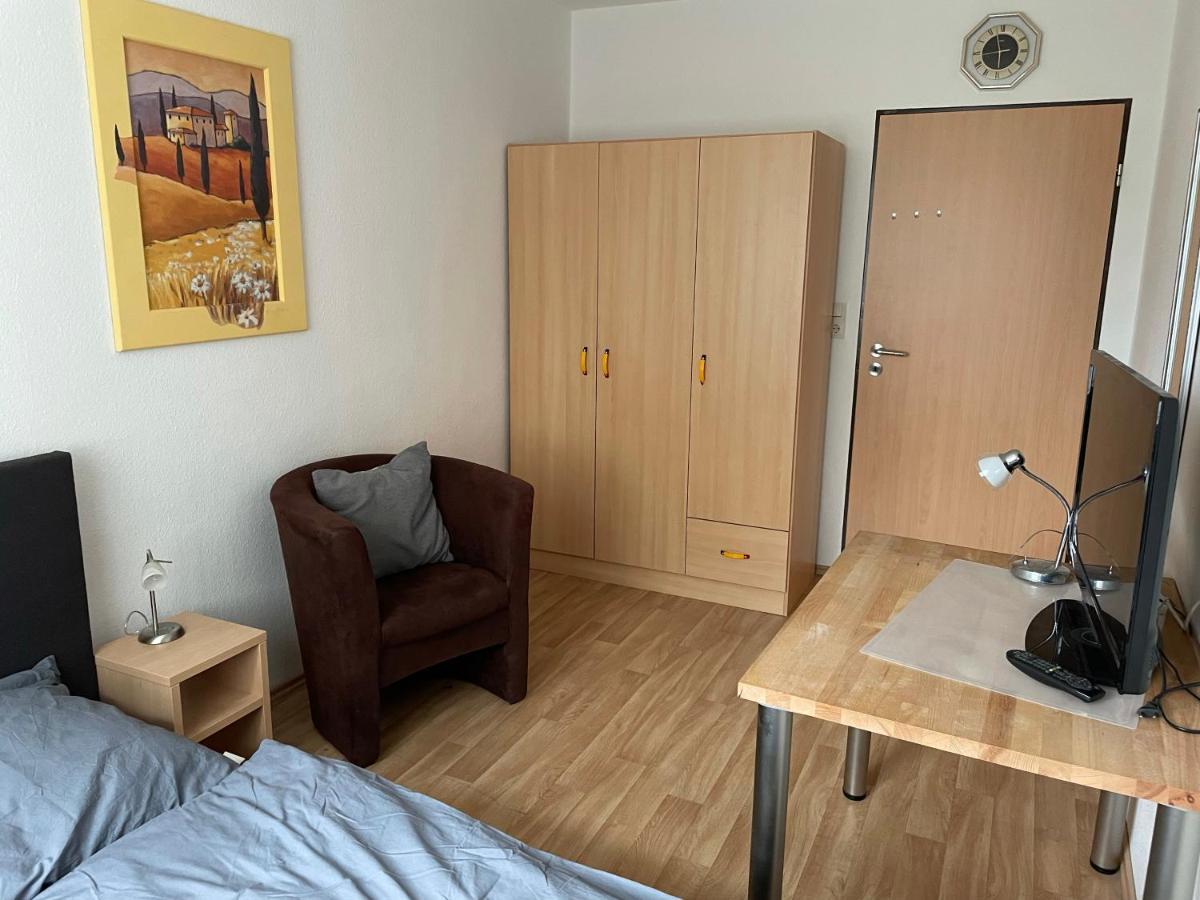 Schoene Einfache Ferienwohnung Mitten In Oldenburg Exterior foto